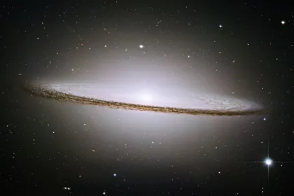 草帽星系