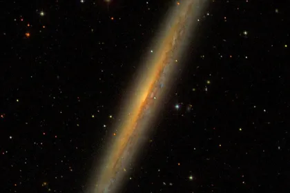 裂片星系 NGC 5907