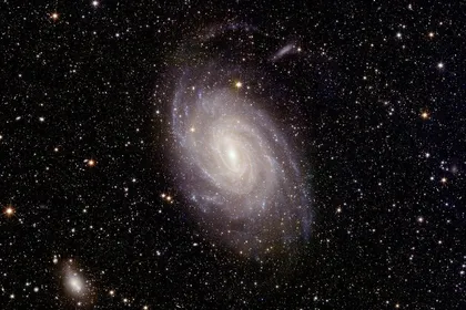 孔雀座星系